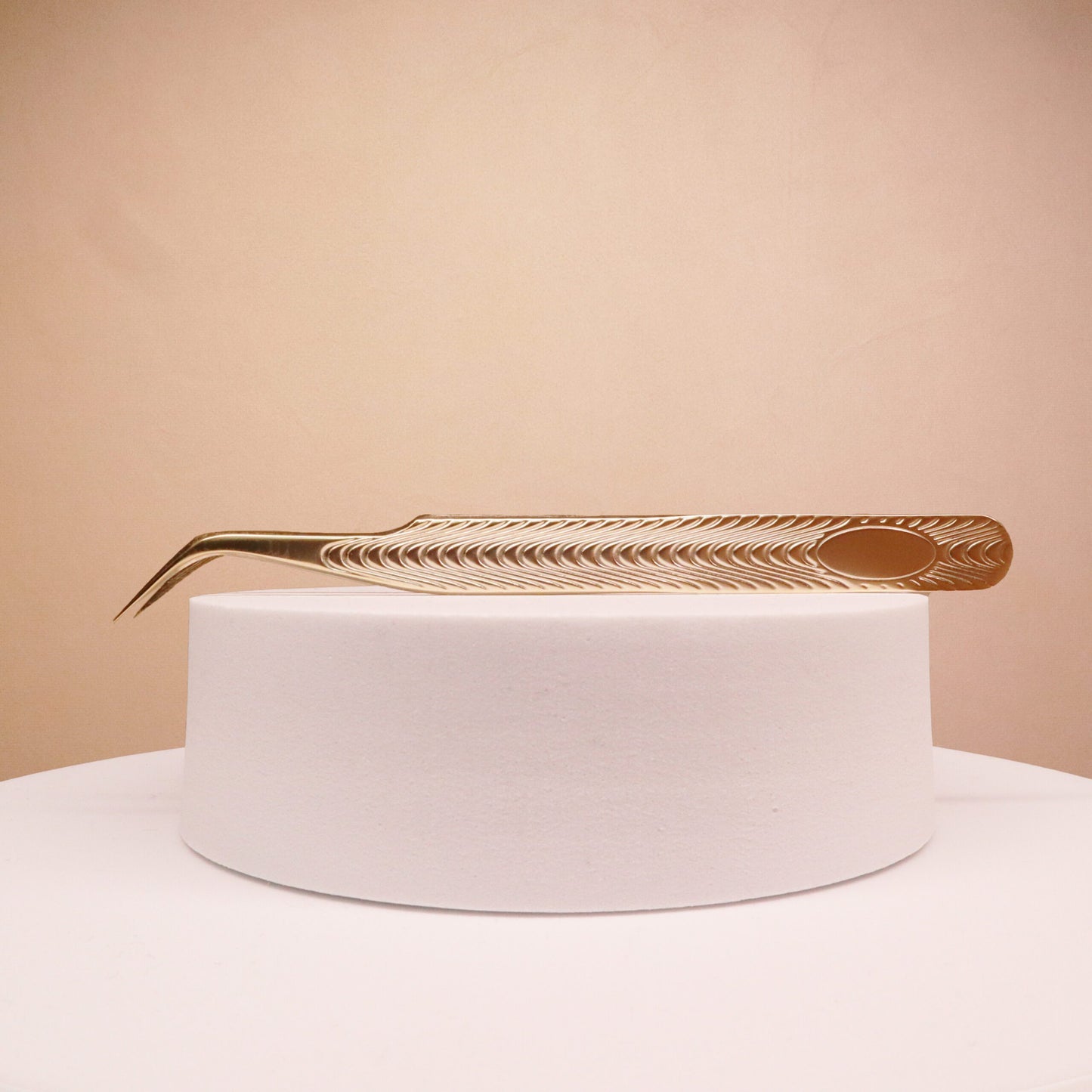 Butterfly Volume Tweezer